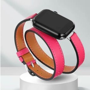 Hermes is looking at you and your gorgeous iwatch band!